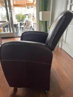 Eetkamer stoelen , bruine leren stoelen op wieltjes, Huis en Inrichting, Fauteuils, Gebruikt, Ophalen of Verzenden, 50 tot 75 cm