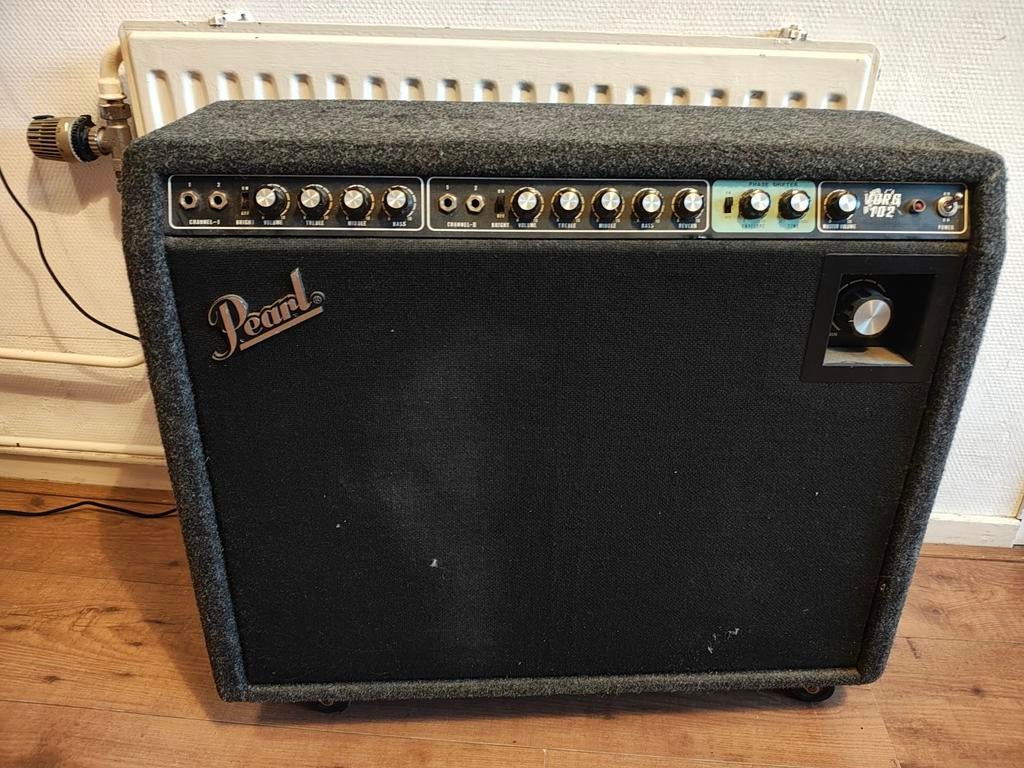Pearl Gitaarversterker - Krachtig met lichte ruis, Muziek en Instrumenten, Ophalen, Gebruikt, Gitaar, 100 watt of meer