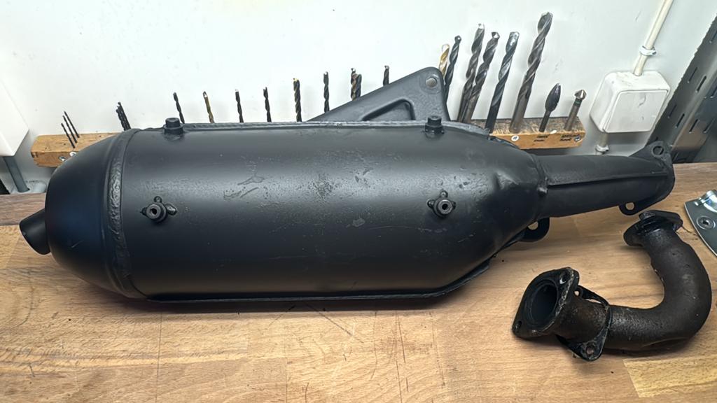 Piaggio SM06 uitlaat 125/180cc Gilera Runner Skipper SKR TPH, Fietsen en Brommers, Brommeronderdelen | Scooters, Ophalen of Verzenden