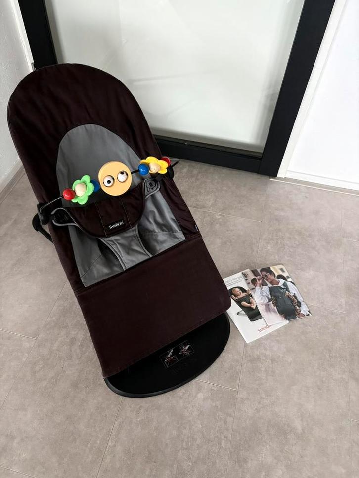 Baby bjorn wipstoel balance soft met speelboog, Kinderen en Baby's, Wipstoeltjes, Zo goed als nieuw, Ophalen of Verzenden