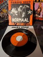 Normaal - Oerend Hard 7 inch vinyl single  1977, Ophalen of Verzenden, Gebruikt, Overige formaten, Levenslied of Smartlap