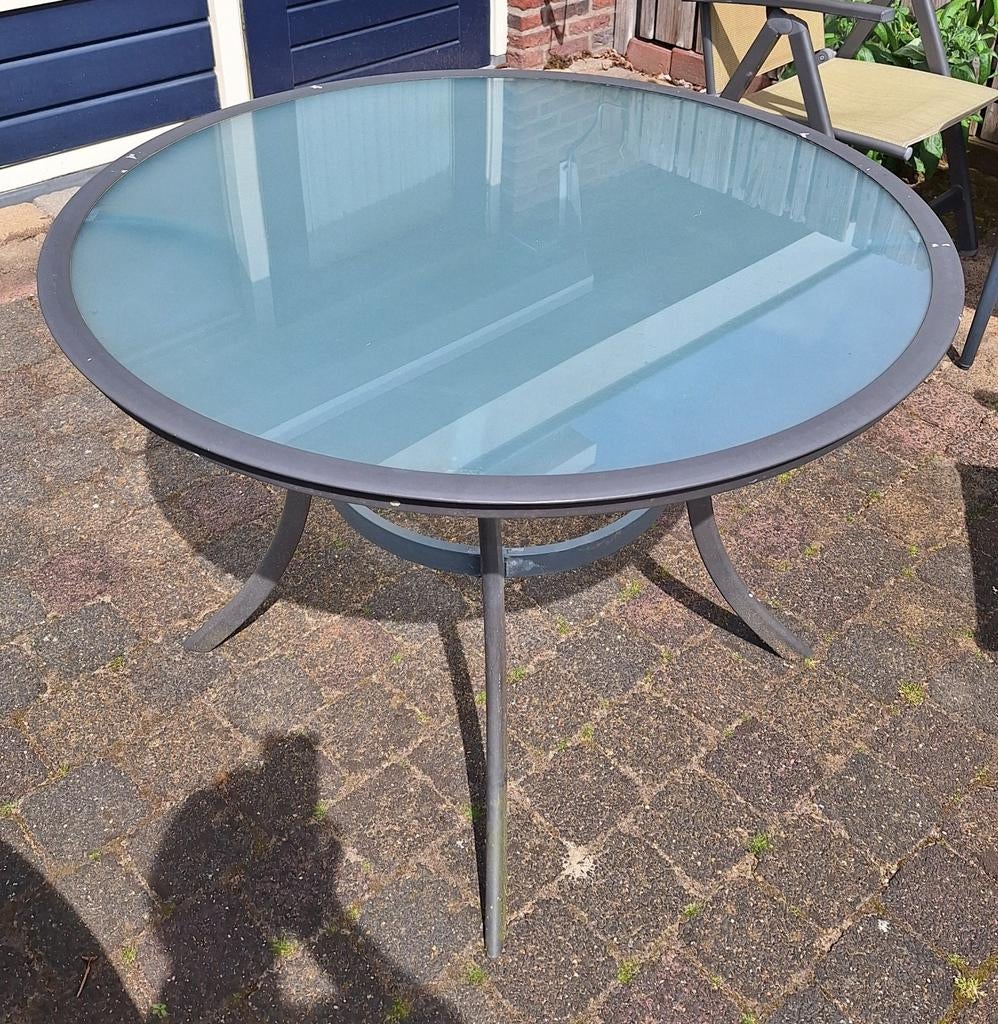 Gratis ronde metalen tuintafel met glasplaat, Tuin en Terras, Ophalen, Gebruikt, Rond, Metaal