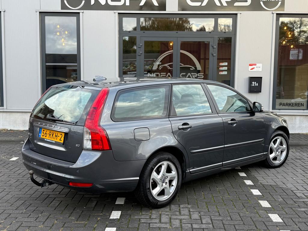 Volvo V50 2.0 Business Pro Edition|Leer|Nap|Trekhaak|Navi, Auto's, Met garantie (alle), 1279 kg, V50, Zilver of Grijs