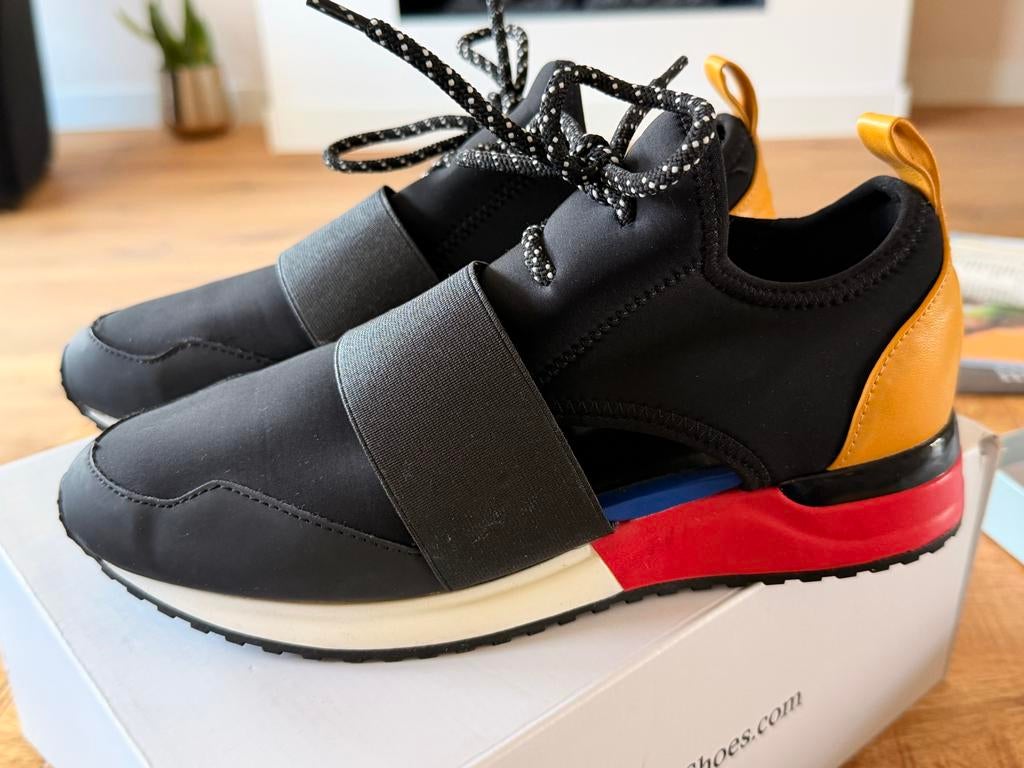 Aldo sneakers zwart met gekleurde zool, Kleding | Dames, Zwart, Ophalen of Verzenden, Sneakers of Gympen, Zo goed als nieuw