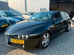 Alfa Romeo 159 Sportwagon 2.2 JTS Selespeed TI 2010 Zwart Xe, Auto's, Gebruikt, 4 cilinders, Zwart, 1470 kg