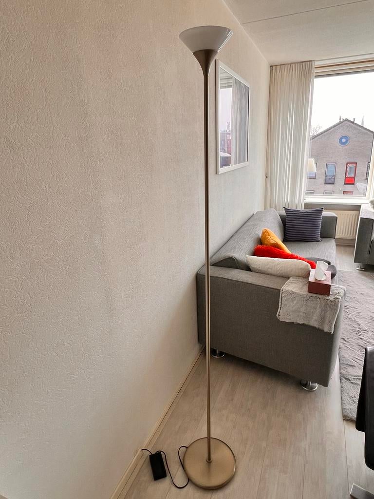 Moderne staande lamp met uplighter - Goudkleurig, Ophalen, Zo goed als nieuw, Metaal, 150 tot 200 cm