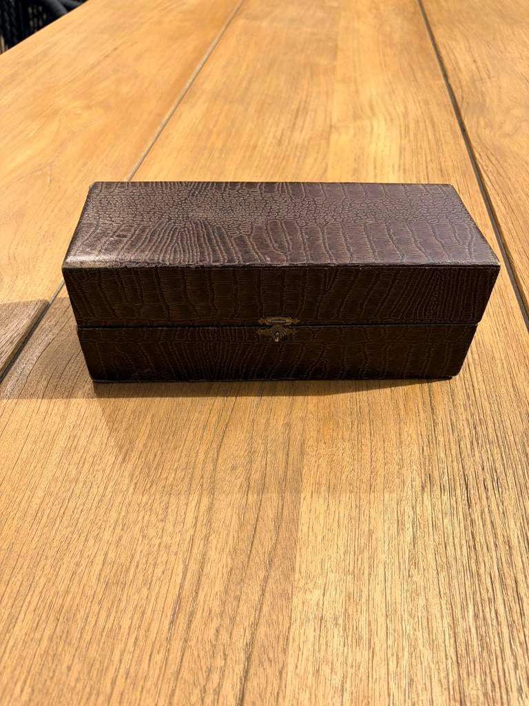 Glazen onderzetters, Ophalen