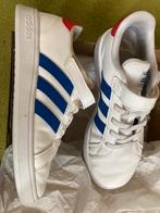 Gymschoenen Adidas maat 33 [alleen ophalen], Ophalen, Zo goed als nieuw, Jongen of Meisje, Sportschoenen