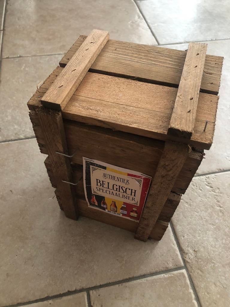 Kistje Belgische bieren (zonder flesjes), Verzamelen, Biermerken, Ophalen of Verzenden, Zo goed als nieuw, Overige typen, Overige merken