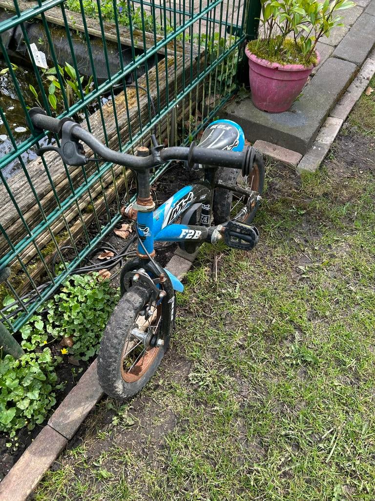Kinderfietsje blauw met zwarte banden, Ophalen of Verzenden, Gebruikt, Minder dan 16 inch, Zijwieltjes