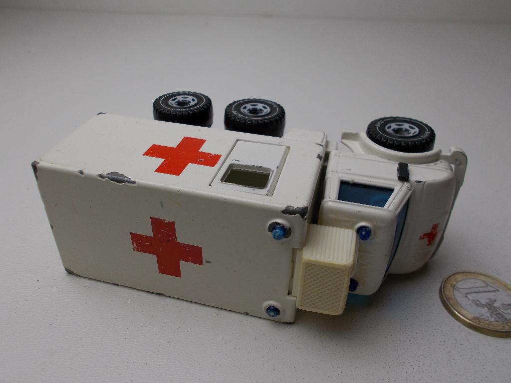 1978 SIKU 2218 MERCEDES-BENZ UNIMOG AMBULANCE (Opknapper), Ophalen of Verzenden, Gebruikt, Bus of Vrachtwagen, SIKU