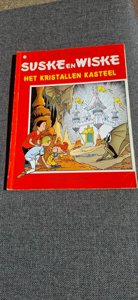 Suske en Wiske - Het Kristallen Kasteel (Softcover), Boeken, Eén stripboek, Ophalen of Verzenden, Gelezen, Willy Vandersteen