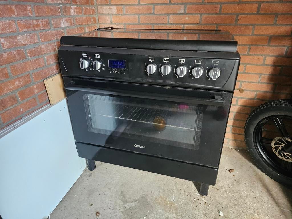 Zwart gesstel met oven, Witgoed en Apparatuur, Fornuizen, Ophalen