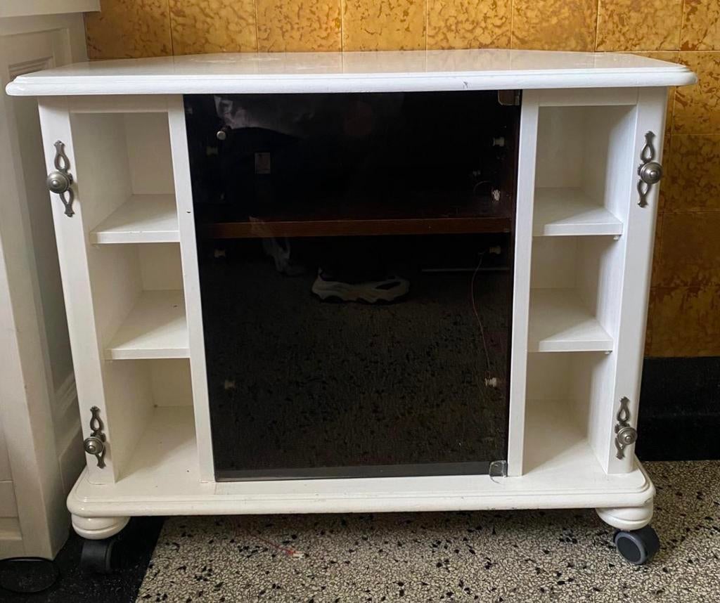 Witte tv-kast met geblindeerde deur, Overige materialen, Gebruikt, Minder dan 100 cm, 25 tot 50 cm