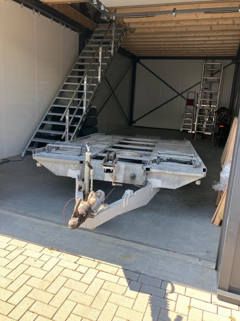 Eduard PL2720 middenas auto ambulance 2.092 kg laadvermogen, Ophalen, Gebruikt