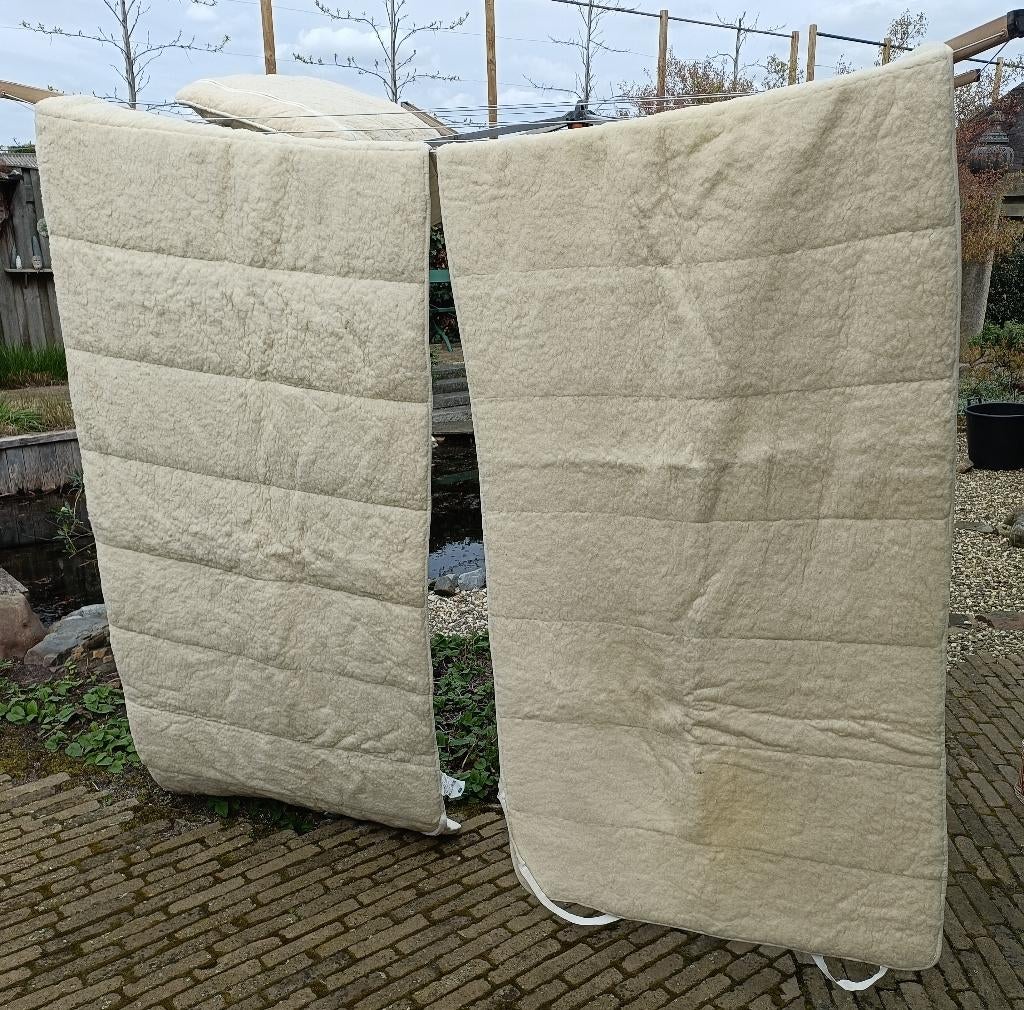 2 Schapenvacht onderdekens + kussen - 1 Deken verkocht (KB13, Gebruikt, Eenpersoons, Wit, Overige typen