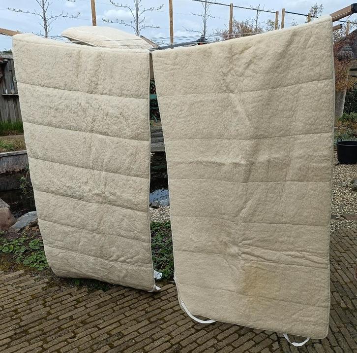 2 Schapenvacht onderdekens + kussen Totaalpakket €65,= (KB13, Huis en Inrichting, Slaapkamer | Beddengoed, Gebruikt, Overige typen