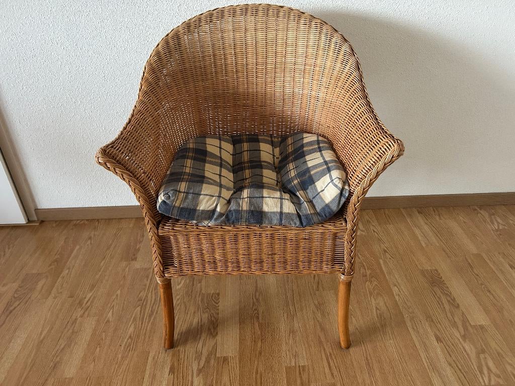 Rotan / rieten stoel met kussen, Ophalen, Gebruikt, Bruin, Riet of Rotan