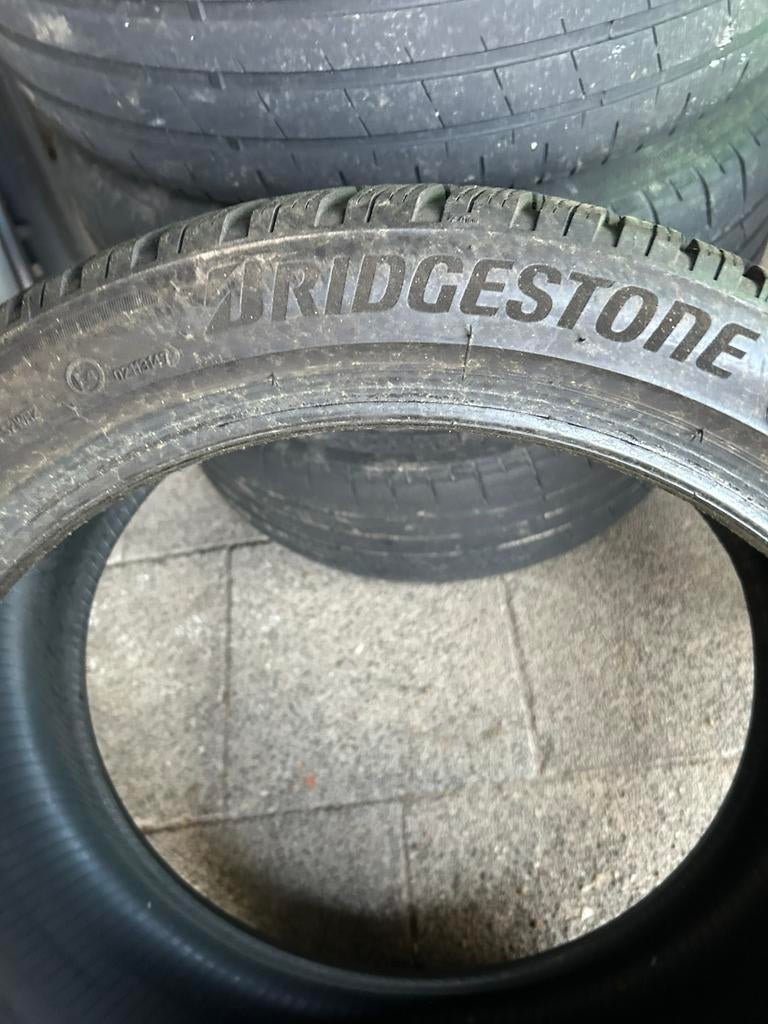 4 banden winter bridgestone 18 ich, Auto-onderdelen, Ophalen, 18 inch, Winterbanden, 235 mm