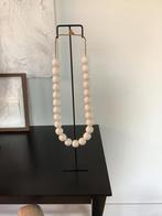 Dikke glanzende kralen ketting op standaard, Ophalen of Verzenden, Nieuw