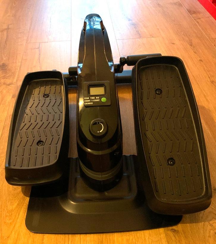 Tunturi stoelfiets/bureaufiets, Sport en Fitness, Fitnessapparatuur, Zo goed als nieuw, Stoelfiets, Benen, Ophalen