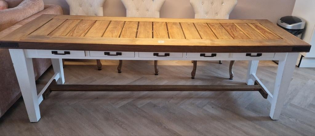 Riviera maison eettafel, Ophalen