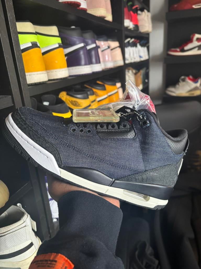 Levi’s x Air Jordan 3 – Raw Indigo Denim 40,5, Blauw, Nieuw, Ophalen of Verzenden, Sneakers of Gympen
