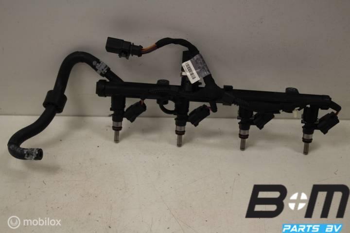 Brandstofrail + injectoren Audi A3 8V SB S - line 06K133681A, Gebruikt