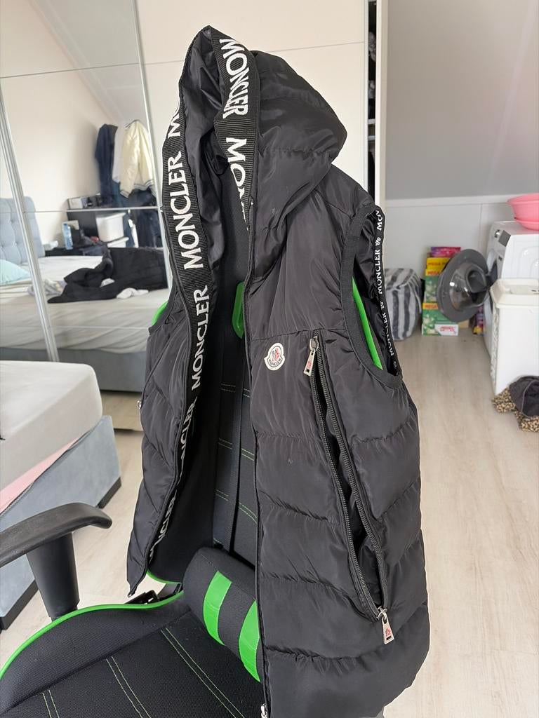 Moncler bodywarmer met capuchon, Ophalen of Verzenden, Gedragen, Zwart