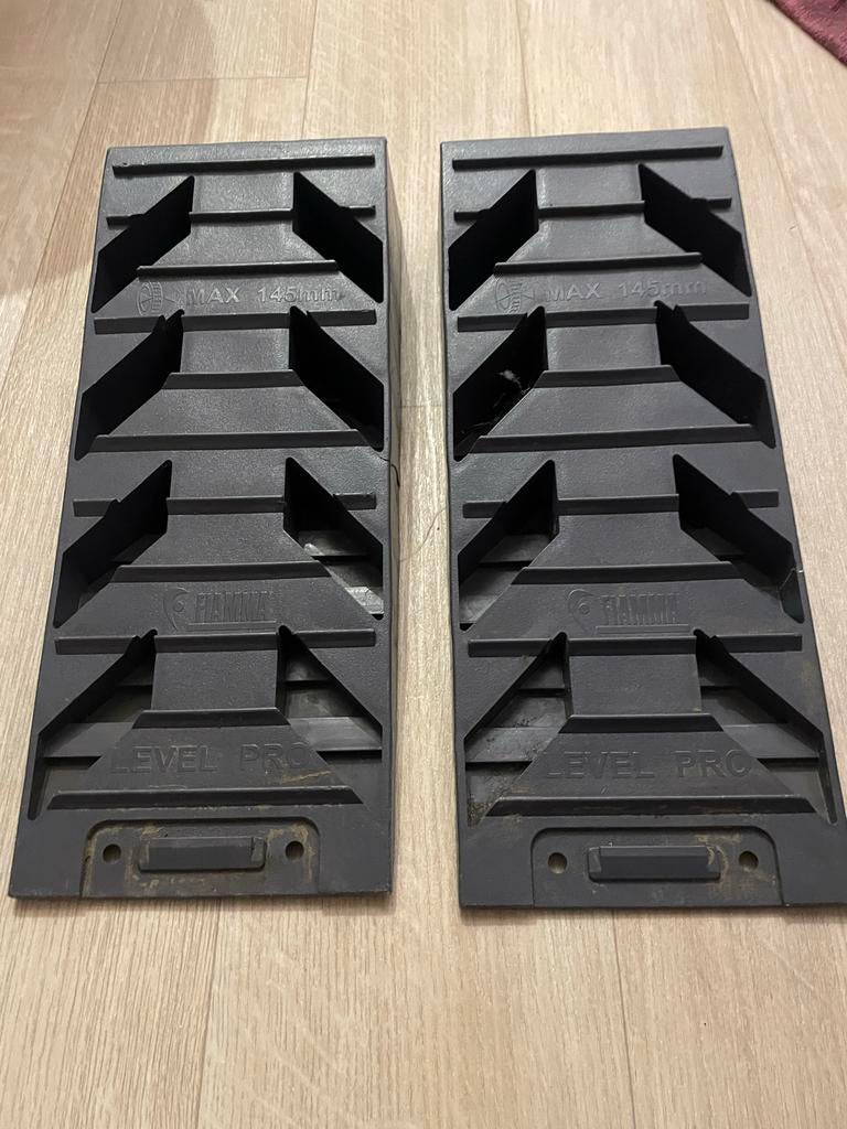 Oprijblokken camper, Ophalen of Verzenden, Gebruikt