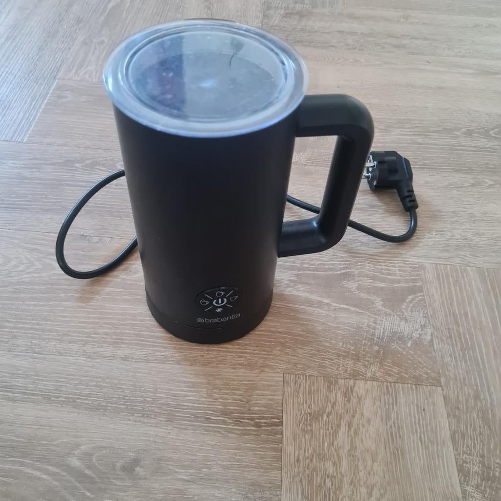 Brabantia Elektrische Melkopschuimer - Zwart, Witgoed en Apparatuur, Melkopschuimers, Ophalen of Verzenden, Gebruikt, Elektrische melkopschuimer