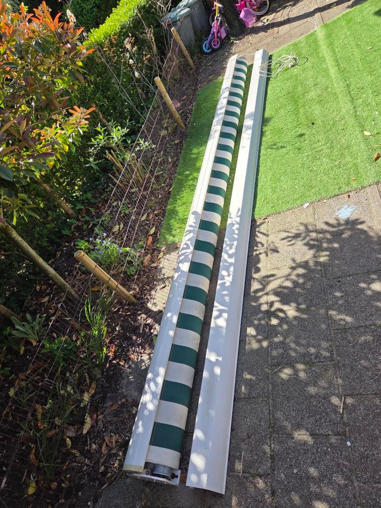 Prachtig zonnescherm merk Somfy 445 x minimaal 260 cm, Ophalen of Verzenden, Zo goed als nieuw, Knikarmscherm, Elektrisch