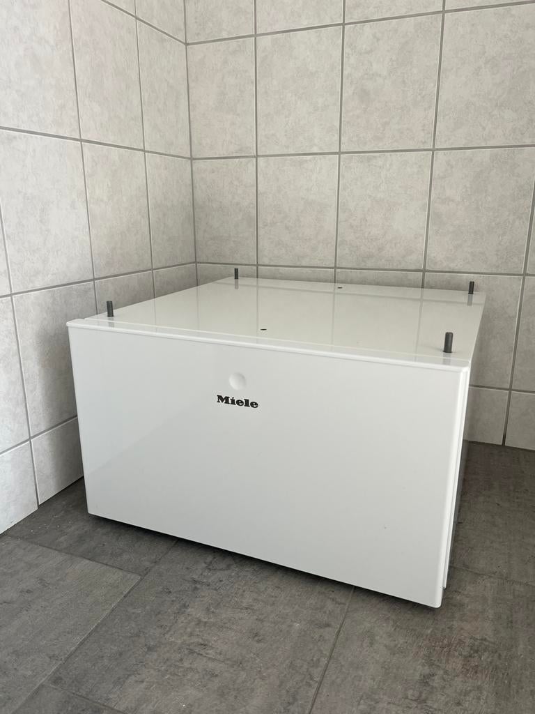 Ongebruikte Wasmachine / droger lade sokkel van Miele, Witgoed en Apparatuur, Wasmachines, Ophalen, Nieuw, 1200 tot 1600 toeren