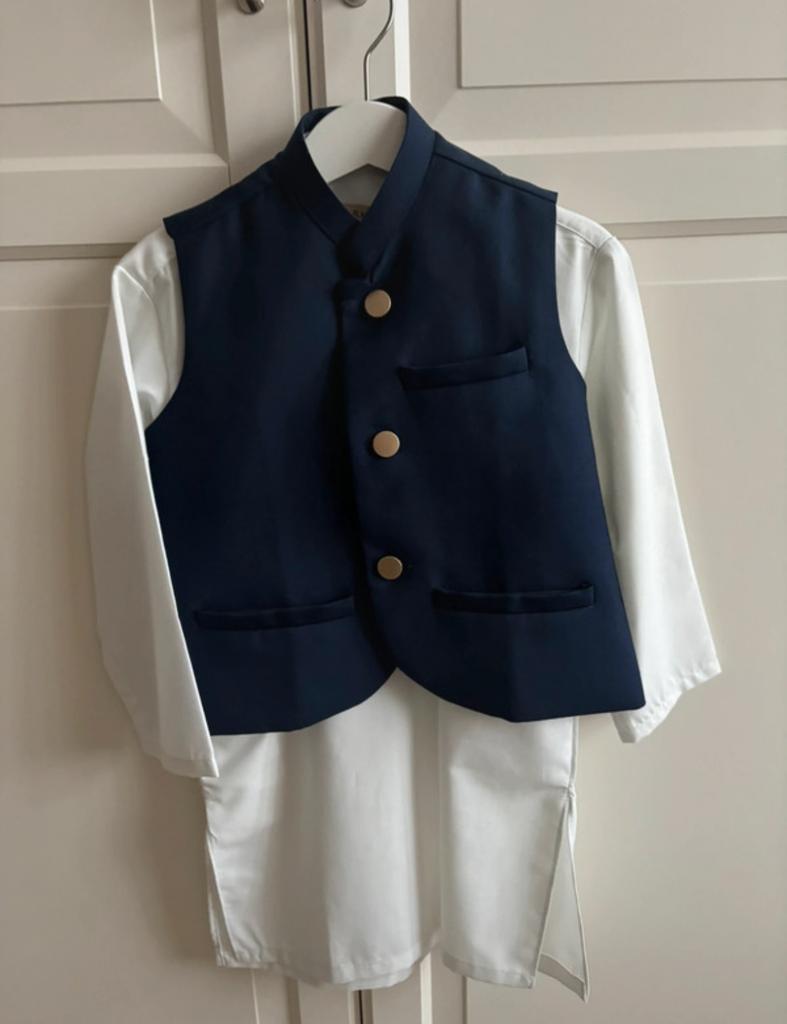 Nette Waistcoat Set Jongens - Maat 104 (4 jaar), Ophalen of Verzenden, Zo goed als nieuw, Jongen, Setje
