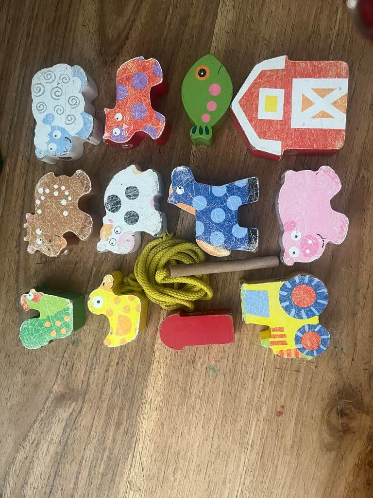 Houten kralen rijgen boerderijdieren, Ophalen of Verzenden, Gebruikt, Knutselen