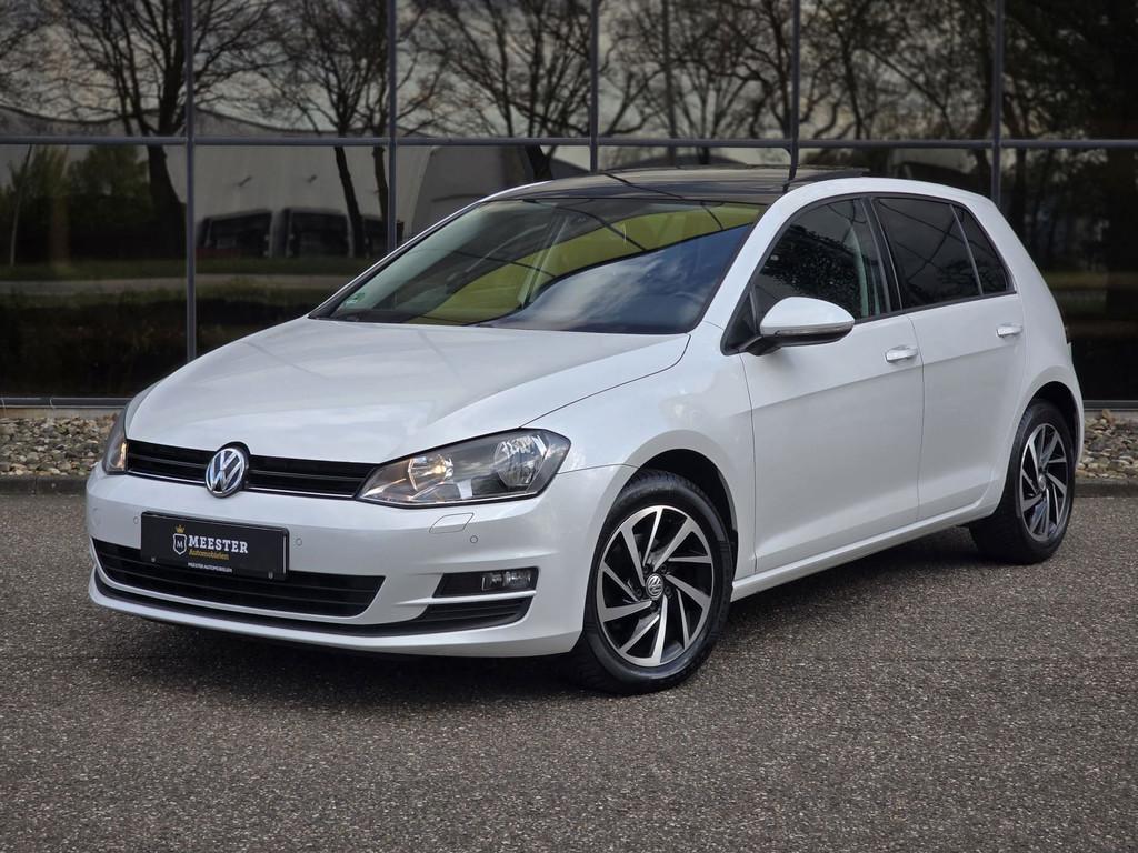 Volkswagen Golf 1.2 TSI Highline |PANO|STOELVERW|LED, Voorwielaandrijving, Stof, Gebruikt, Zwart