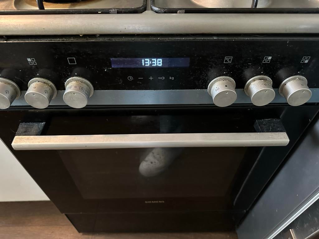 Siemens gasfornuis met oven, Witgoed en Apparatuur, Fornuizen, Gebruikt, Gas, 4 kookzones, Ophalen of Verzenden