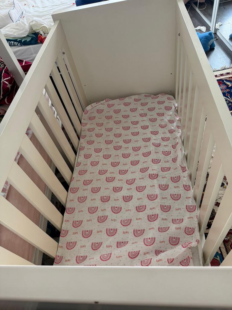 Gratis vandaag - Witte babybox goede kwaliteit 160x68x85, Kinderen en Baby's, Boxen, Ophalen, Gebruikt, Rechthoekig, Boxkleed