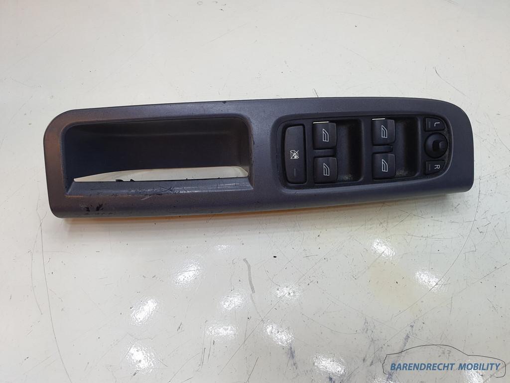 Volvo S40 V50 raam bedienings schakelaar raambedieningsschak, Auto-onderdelen, Dashboard en Schakelaars, Gebruikt, Gunnar Engellaus vag 8
405 31  Gothenburg, SE