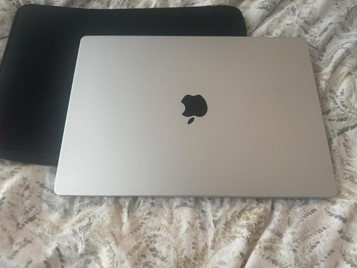 MacBook Pro 16 inch - Zo goed als nieuw, Computers en Software, Apple Macbooks, Zo goed als nieuw, MacBook Pro, 16 inch, Onbekend