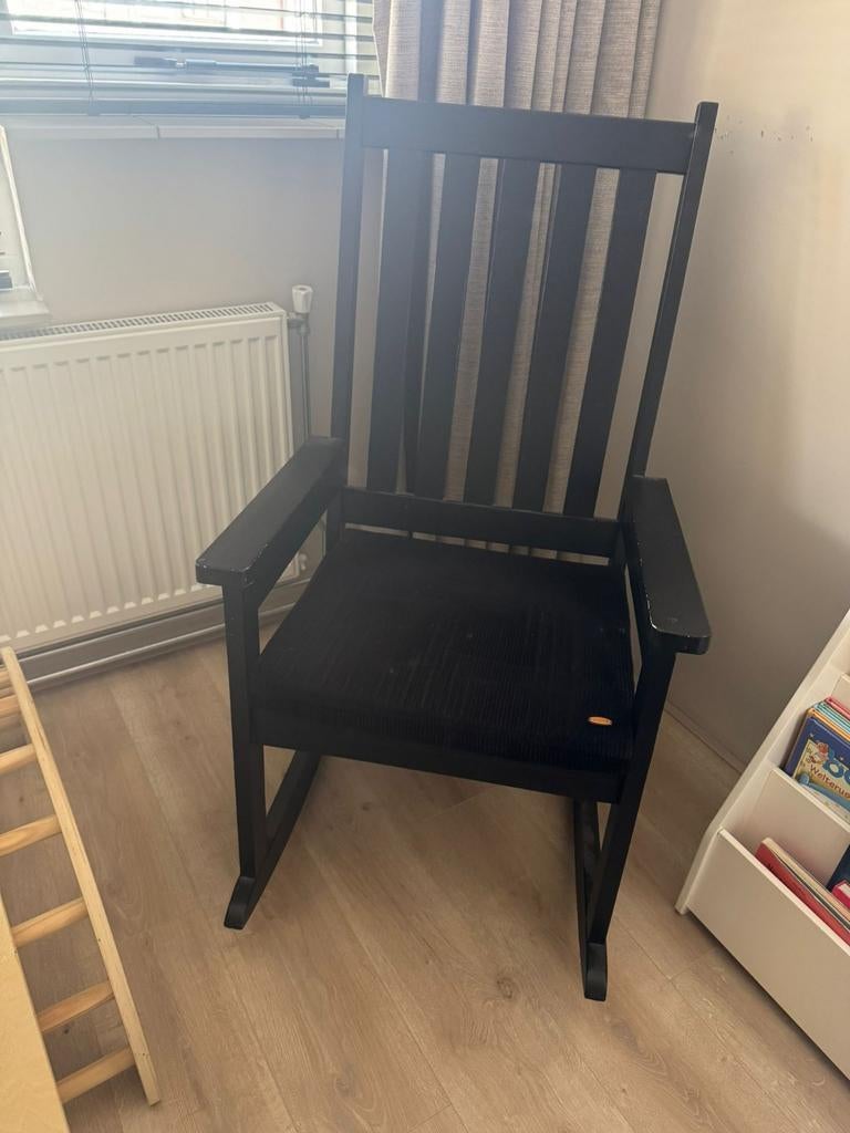 Schommelstoel (moet z.s.m. weg), Huis en Inrichting, Stoelen, Ophalen, Gebruikt, Zwart, Eén