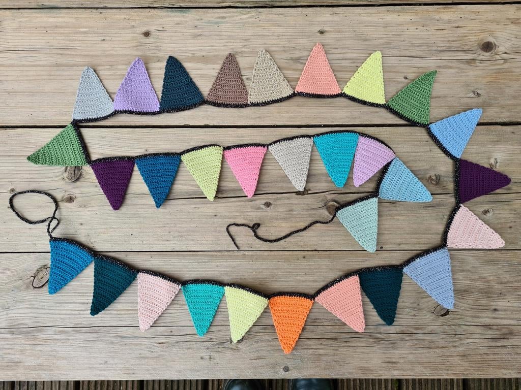 Gehaakte kleurrijke vlaggenlijn 280 cm, Ophalen of Verzenden, Zo goed als nieuw, Versiering, Overige