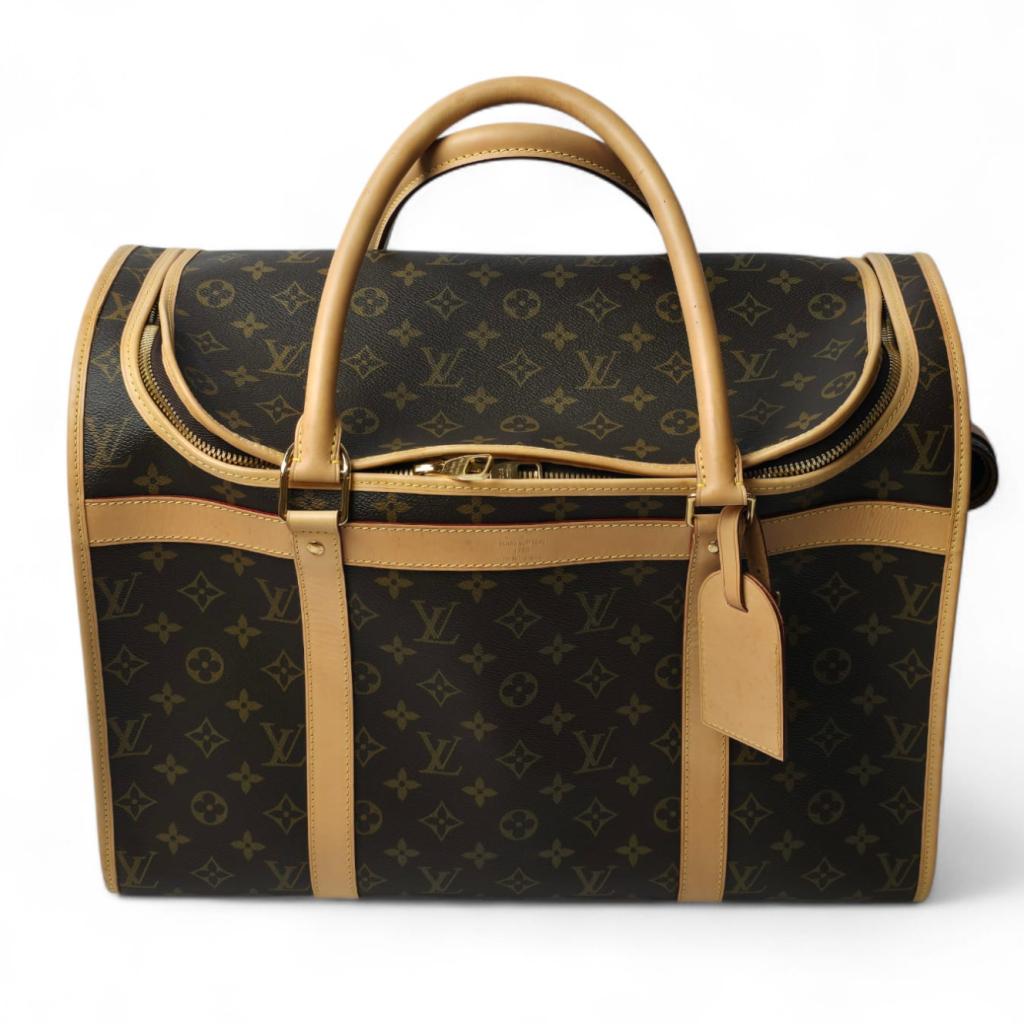 Louis Vuitton M45662 Dog Carrier 40 Mono | ZGAN, Louis Vuitton, Gebruikt, Support@louisvuitton.com, 2 Rue du Pont Neuf
75001 Paris
France