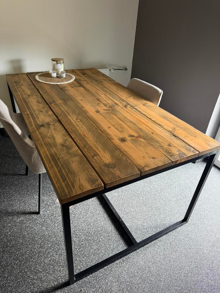 Houten eettafel & 2 stoelen, Huis en Inrichting, Tafels | Eettafels, Zo goed als nieuw, Vijf personen of meer, 150 tot 200 cm