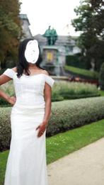 Elegante Witte Bruidsjurk met Off-Shoulder en Sleep, Kleding | Dames, Trouwkleding en Trouwaccessoires, Ophalen of Verzenden, Gedragen