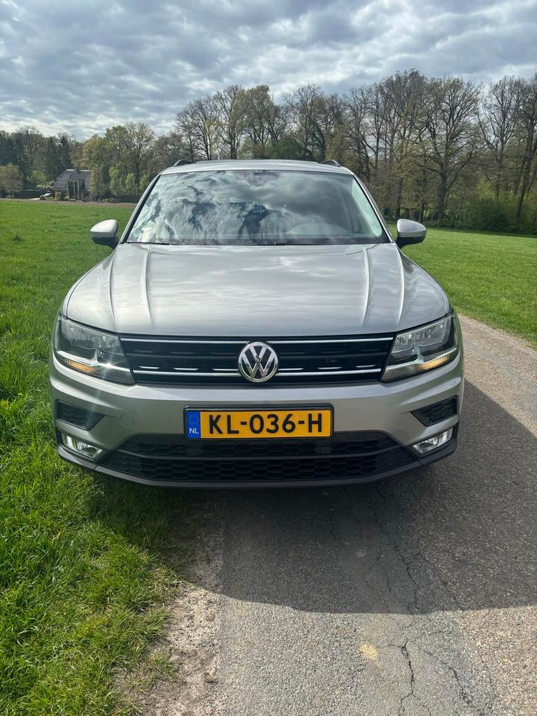 Volkswagen Tiguan 1.4 TSI 92KW 2016 tungsten silver metallic, Auto's, Volkswagen, Voorwielaandrijving, 125 pk, 4 cilinders, Origineel Nederlands