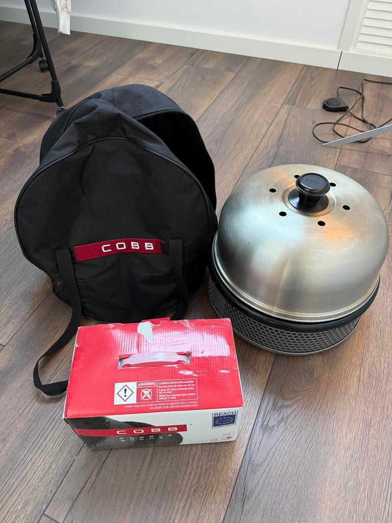Cobb Pro Barbeque, Tuin en Terras, Houtskoolbarbecues, Ophalen, Gebruikt