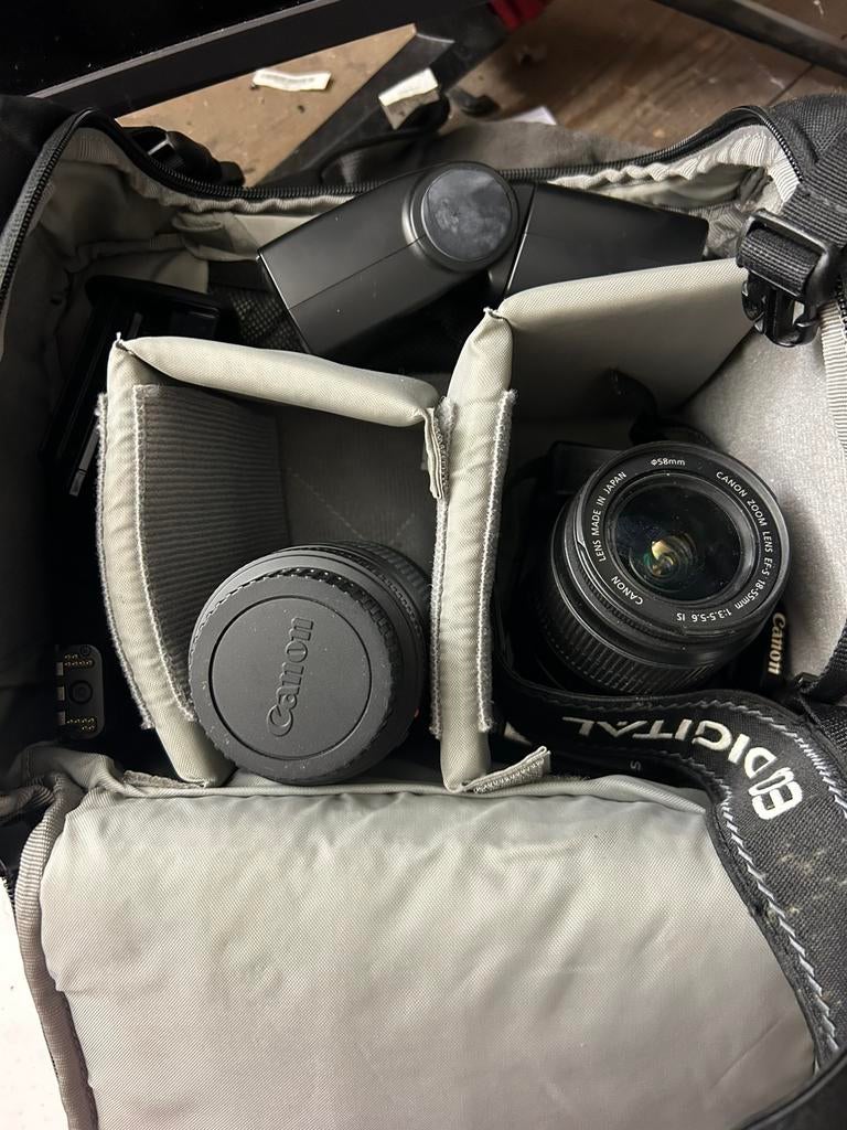 Canon EOS 4000D met lens, battery grip en flitser, Gebruikt, Spiegelreflex, Canon, Ophalen of Verzenden