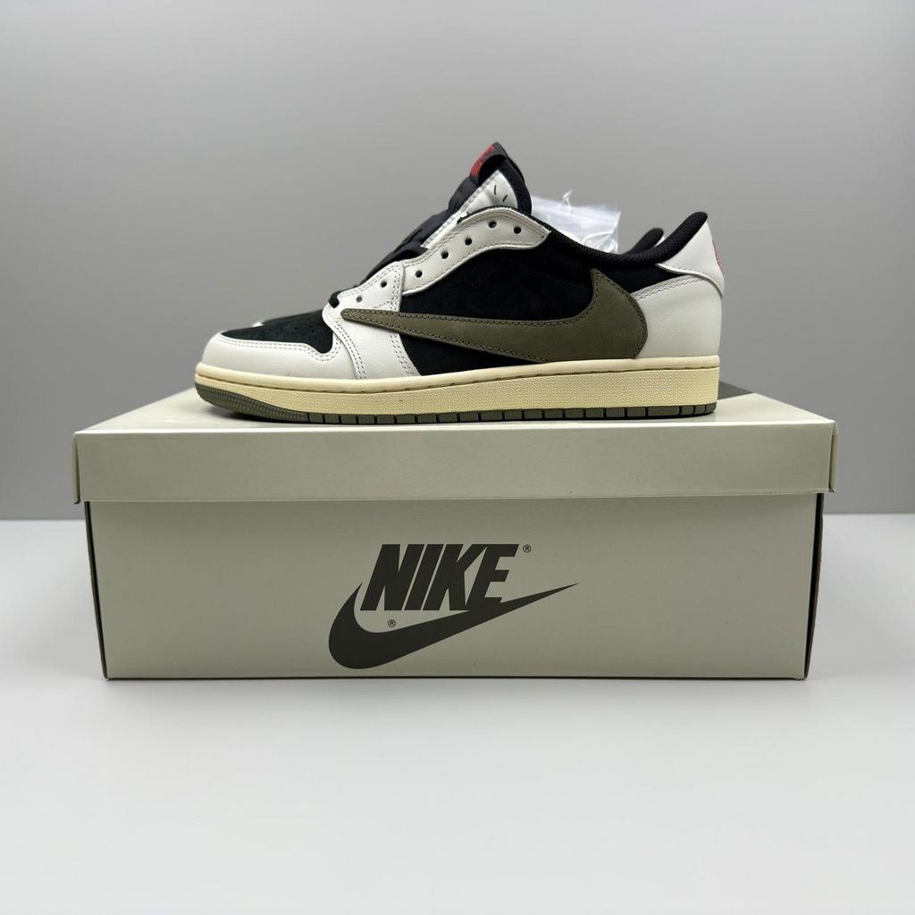 Nike x Travis Scott Air Jordan 1 Low – ALLE MATEN UNISEX, Ophalen of Verzenden, Nieuw, Zwart, Sneakers of Gympen