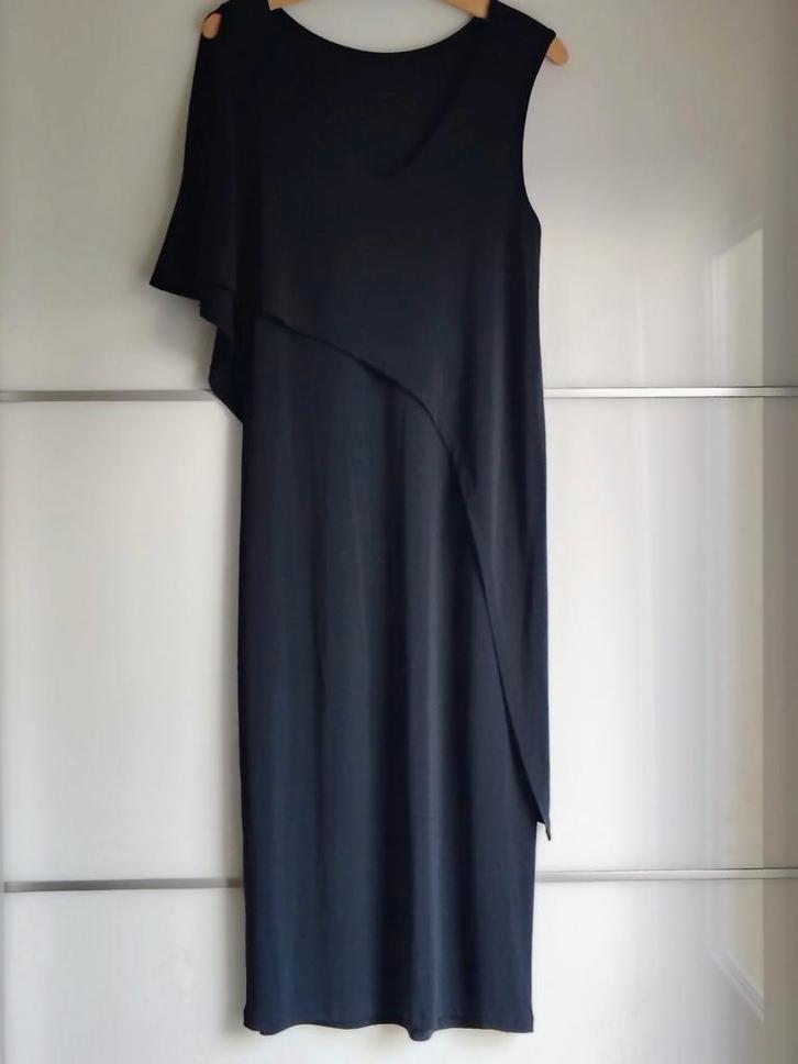 Cora Kemperman ... Hele aparte zwarte a- symmetrische jurk, Kleding | Dames, Jurken, Zo goed als nieuw, Maat 36 (S), Zwart, Onder de knie